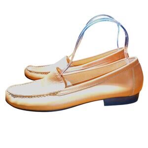 Mootsies Tootsies Mock toe tan leather loafers size 9.5